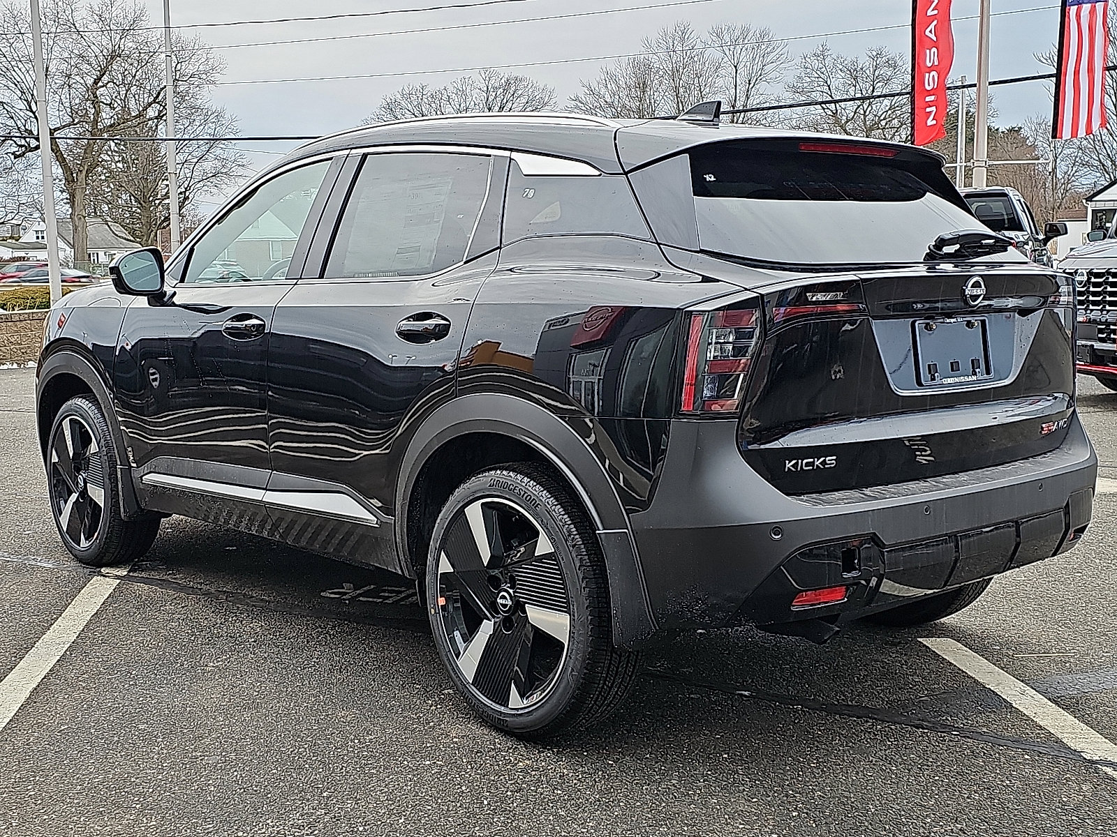 New 2026 Nissan Kicks SR w/ SR Premium Package AWD/4WD image 3