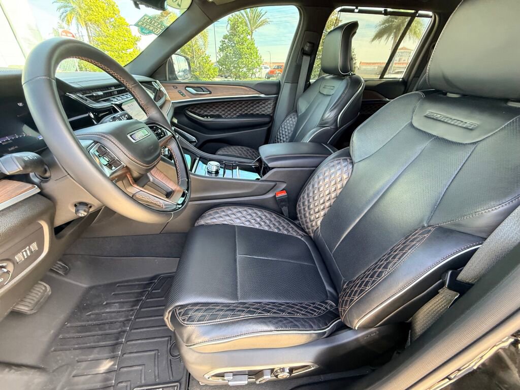 Used 2022 Jeep Grand Cherokee Summit w/ Adv Protech Group IV image 5