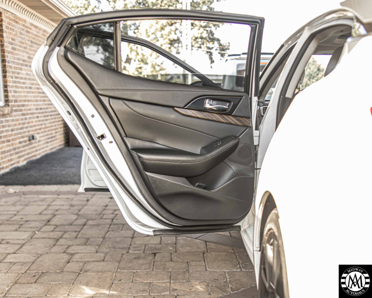 Used 2016 Nissan Maxima Platinum image 32