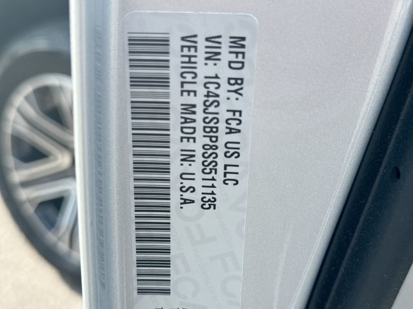 Used 2025 Jeep Wagoneer L Series II AWD/4WD image 41