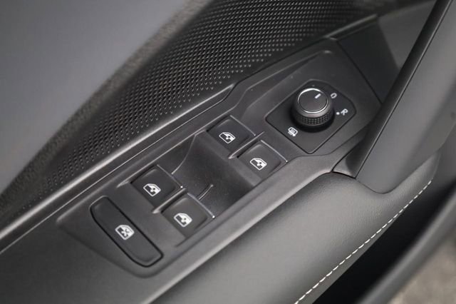 New 2026 Volkswagen Tiguan SE R-Line image 10