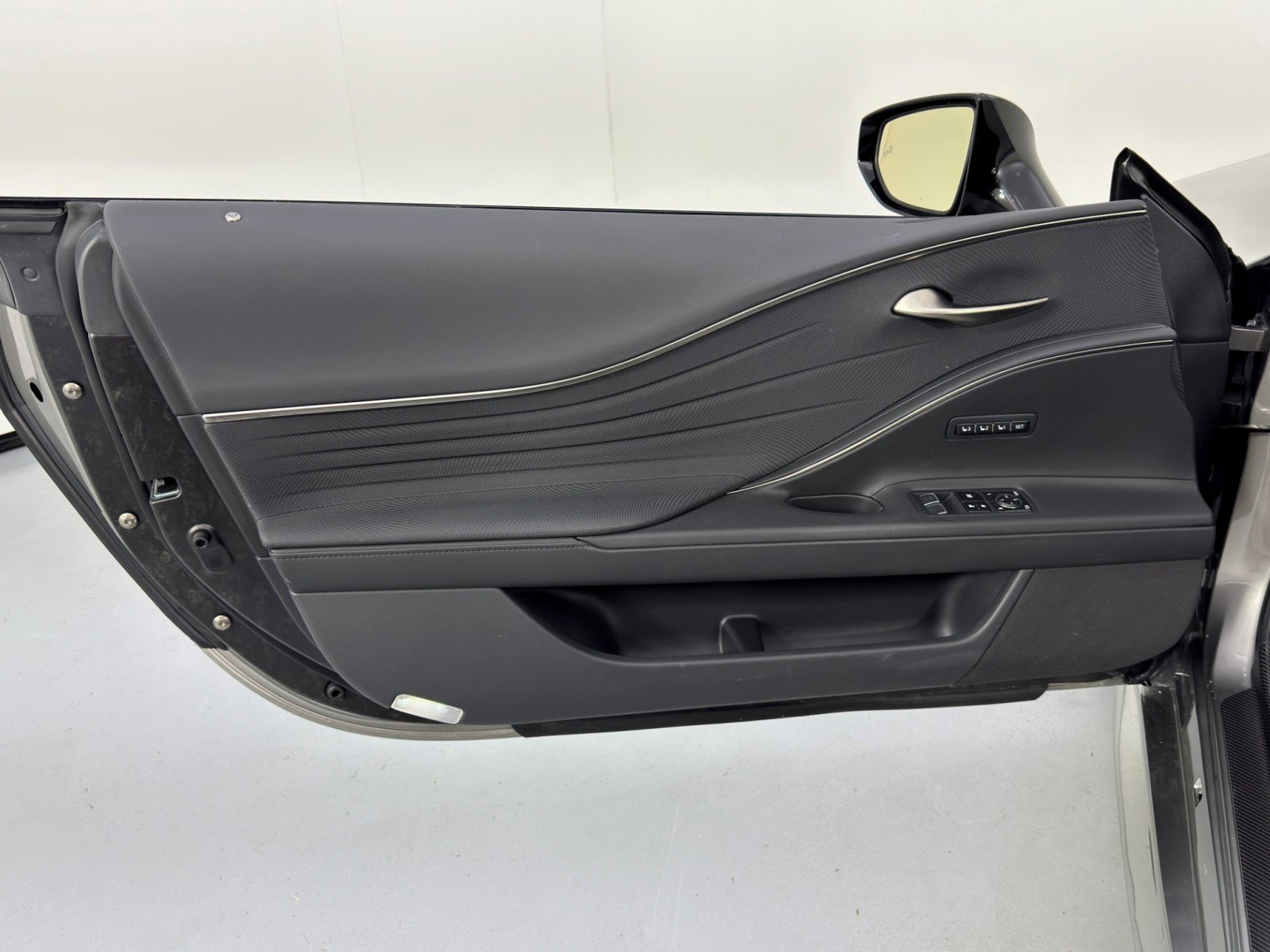 Used 2023 Lexus LC 500 Convertible image 42