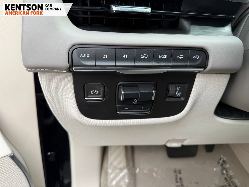 Used 2024 Cadillac Escalade Sport Platinum w/ LPO, ONYX Package image 23