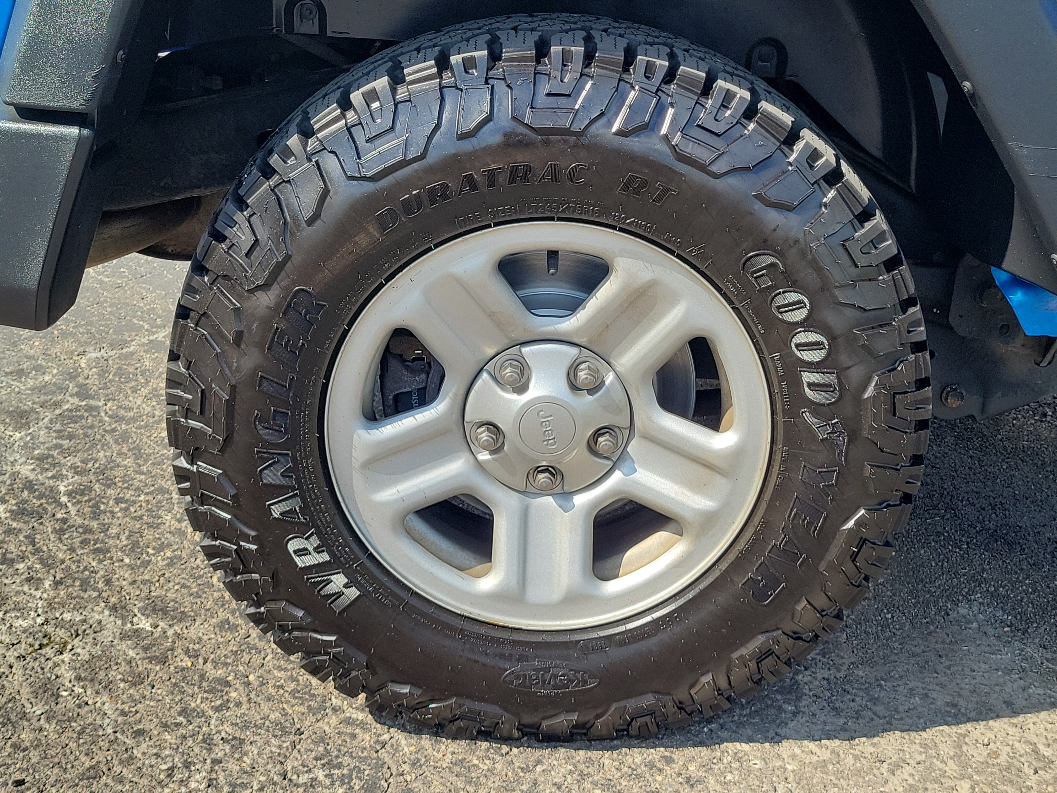 Used 2016 Jeep Wrangler Unlimited Sport AWD/4WD image 5
