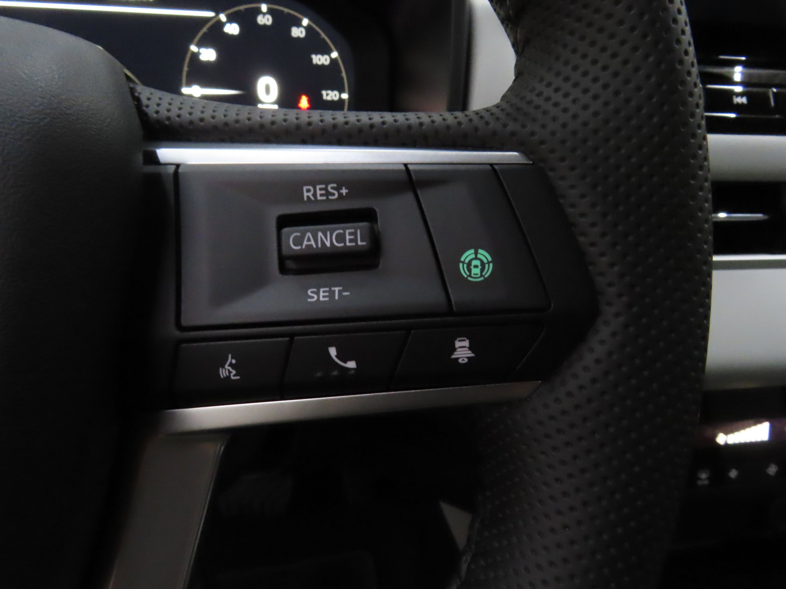 New 2025 Mitsubishi Outlander SE image 13