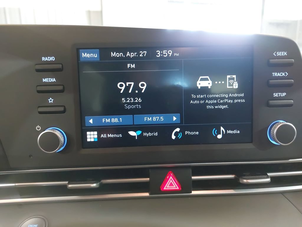 Used 2025 Hyundai Elantra Hybrid FWD image 23