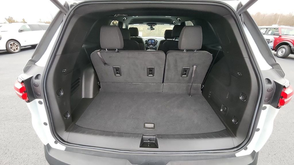 Used 2023 Chevrolet Traverse LT image 28