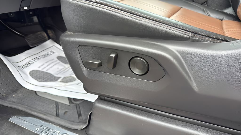 Used 2024 Chevrolet Silverado 3500 High Country w/ High Country Premium Package AWD/4WD image 26