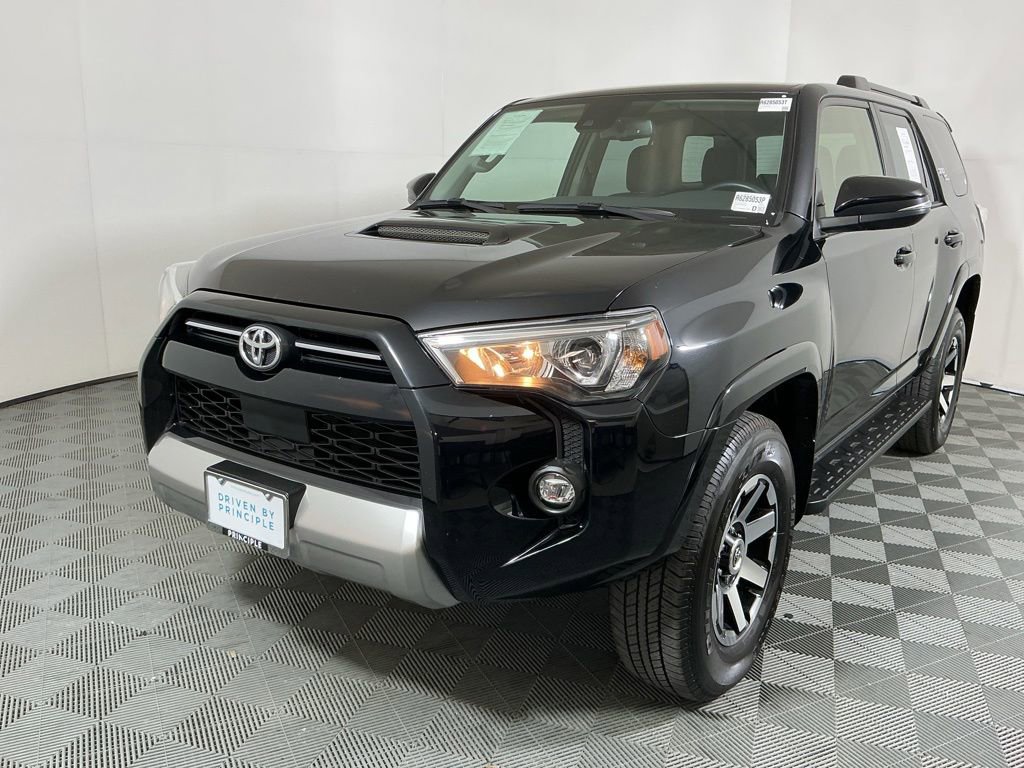 Used 2024 Toyota 4Runner TRD Off-Road Premium AWD/4WD image 2