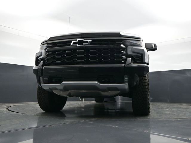 Used 2025 Chevrolet Silverado 1500 ZR2 w/ Dark Appearance Package image 32