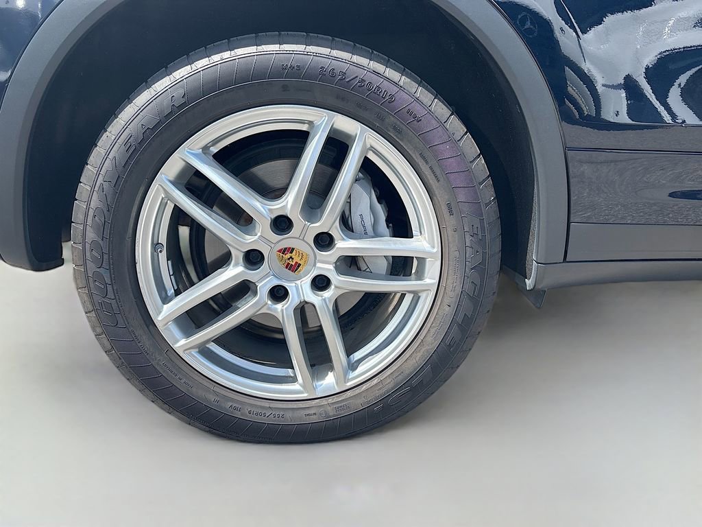 Used 2016 Porsche Cayenne S image 14