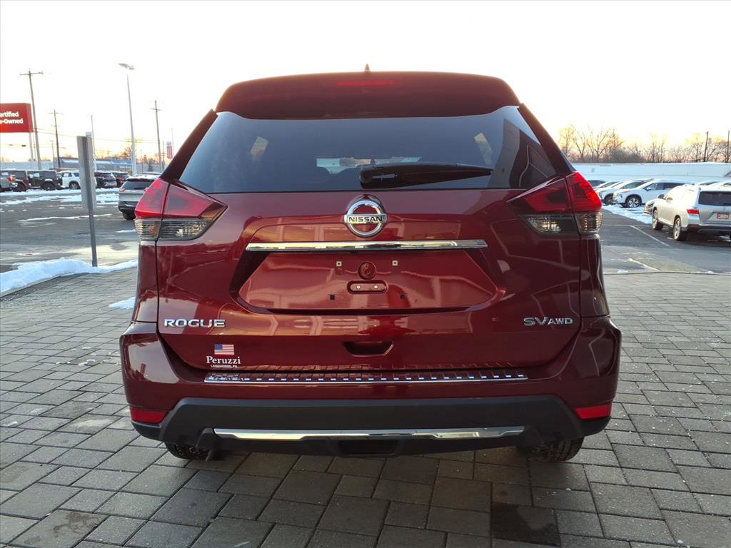 Used 2018 Nissan Rogue SV w/ Premium Package image 9