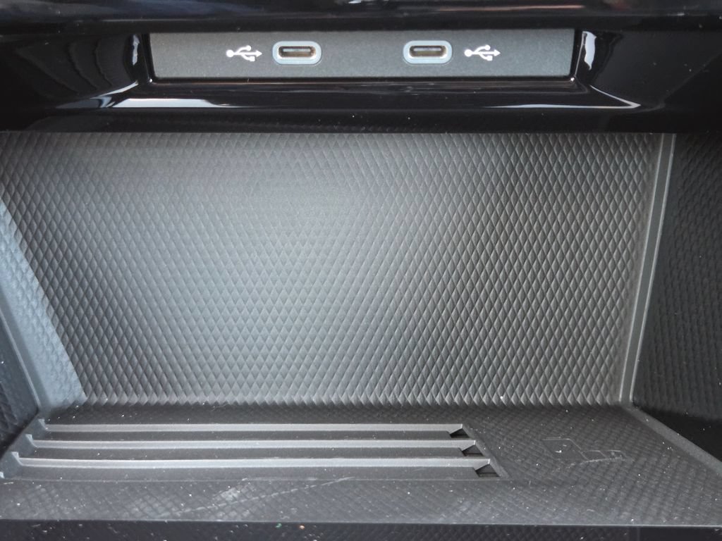 New 2026 Volkswagen GTI SE FWD image 9
