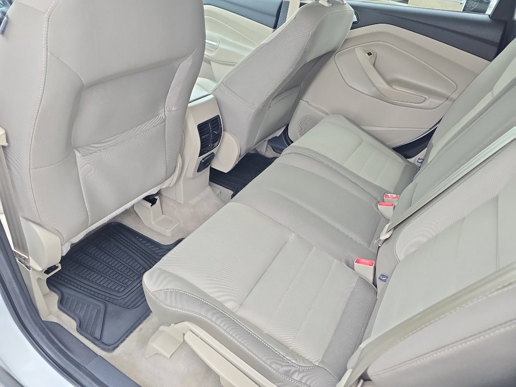 Used 2015 Ford Escape SE w/ Equipment Group 201A image 16