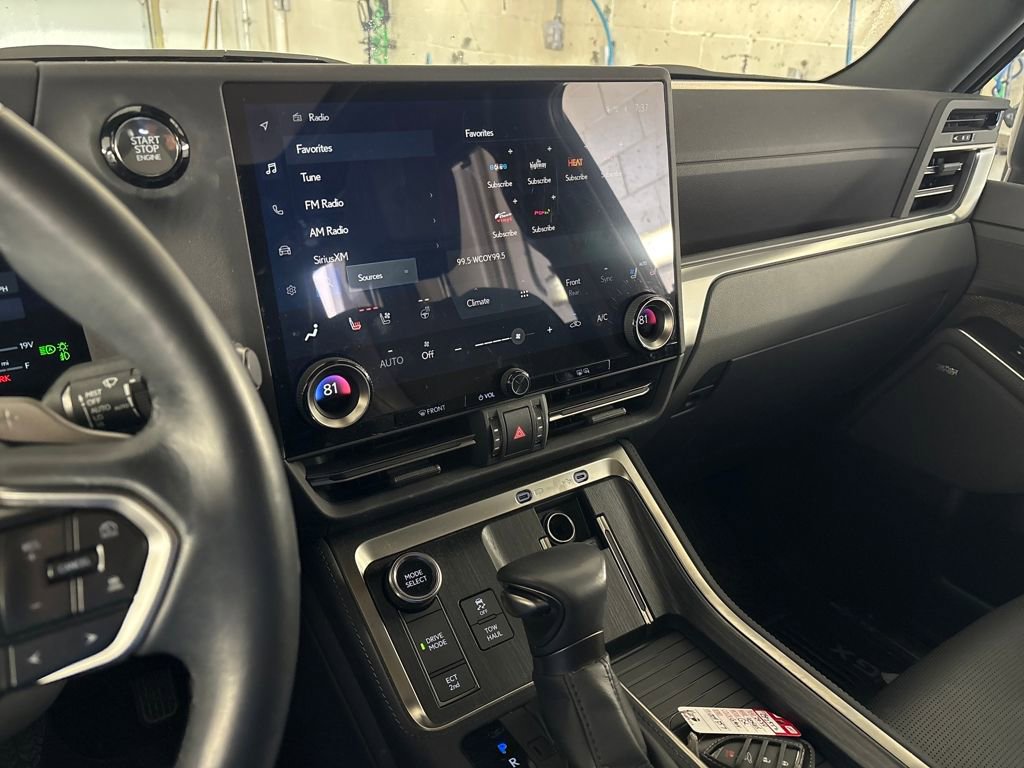 Used 2024 Lexus GX 550 w/ Accessory Package (Z1) image 29