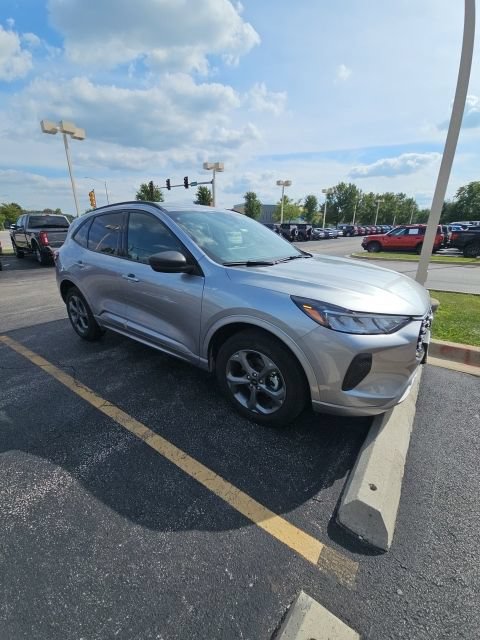 Certified 2024 Ford Escape ST-Line w/ Tech Pack #1 AWD/4WD image 2