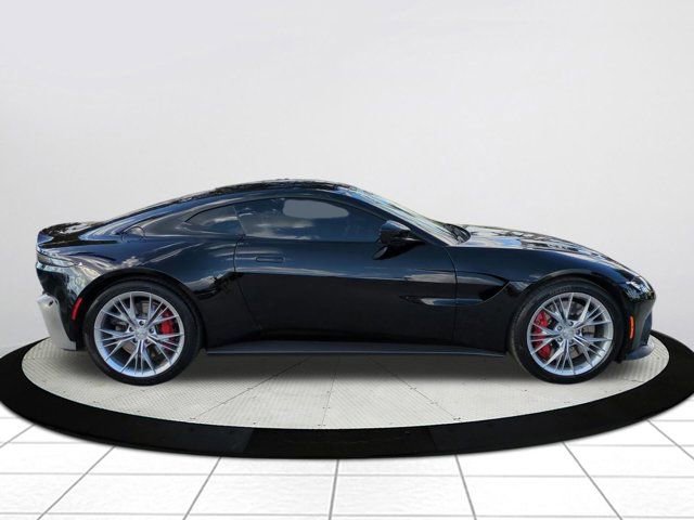 Used 2021 Aston Martin V8 Vantage Coupe image 2