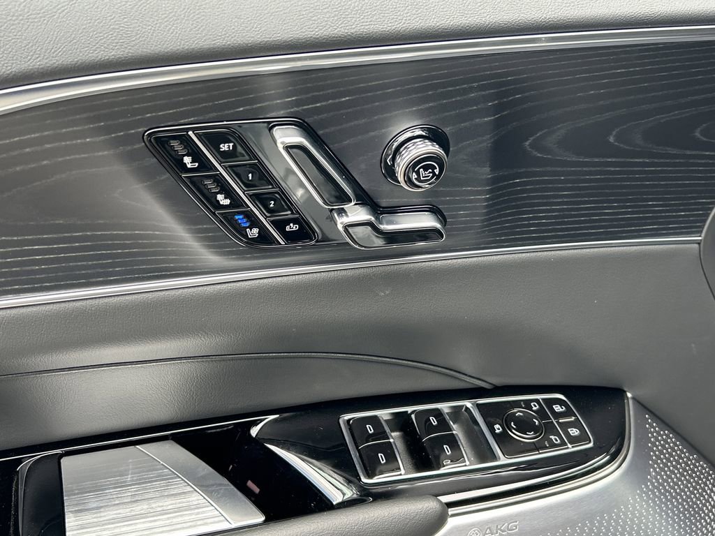 New 2026 Cadillac Lyriq V image 18