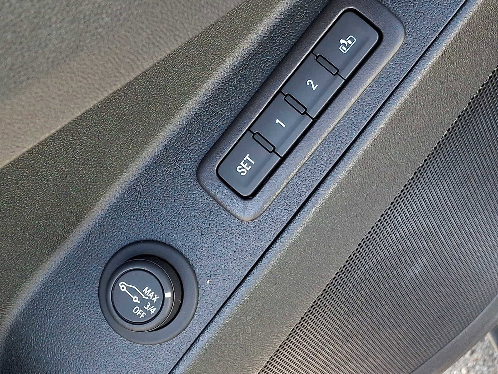 Used 2020 Chevrolet Equinox Premier AWD/4WD image 26