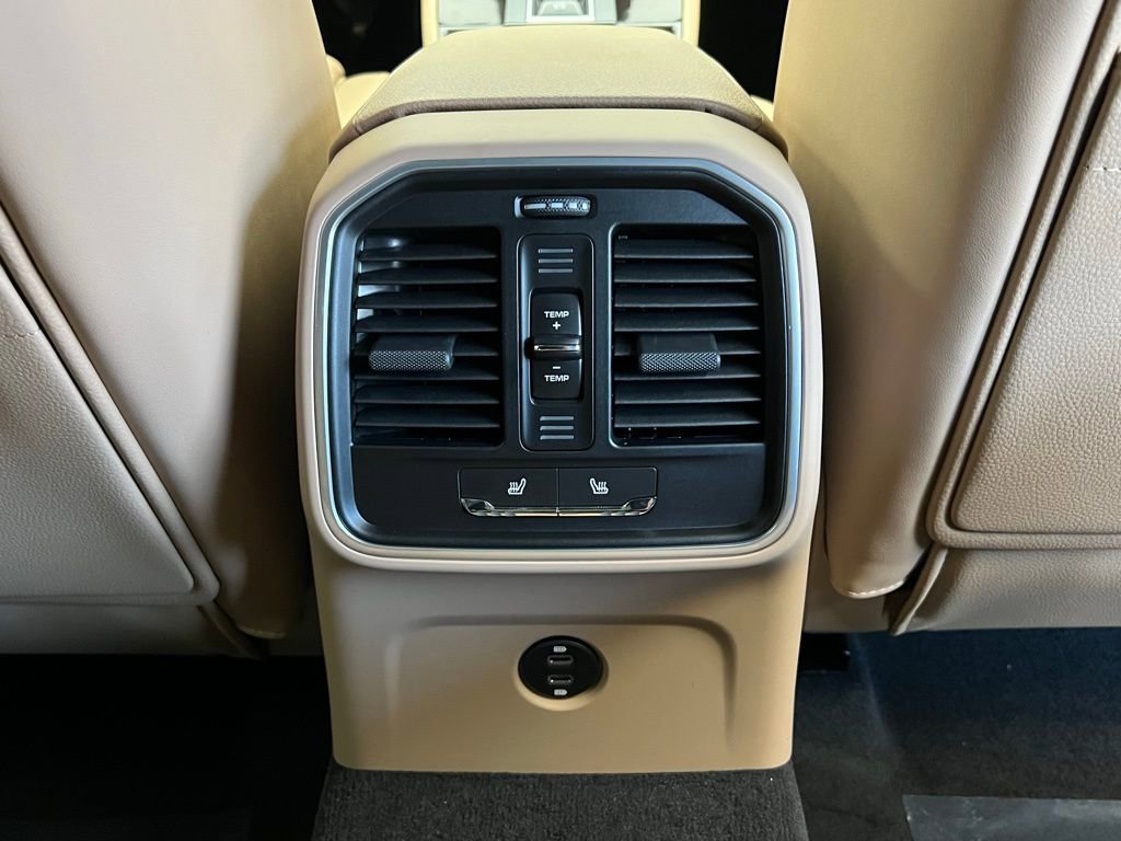 Used 2026 Porsche Macan AWD/4WD image 17