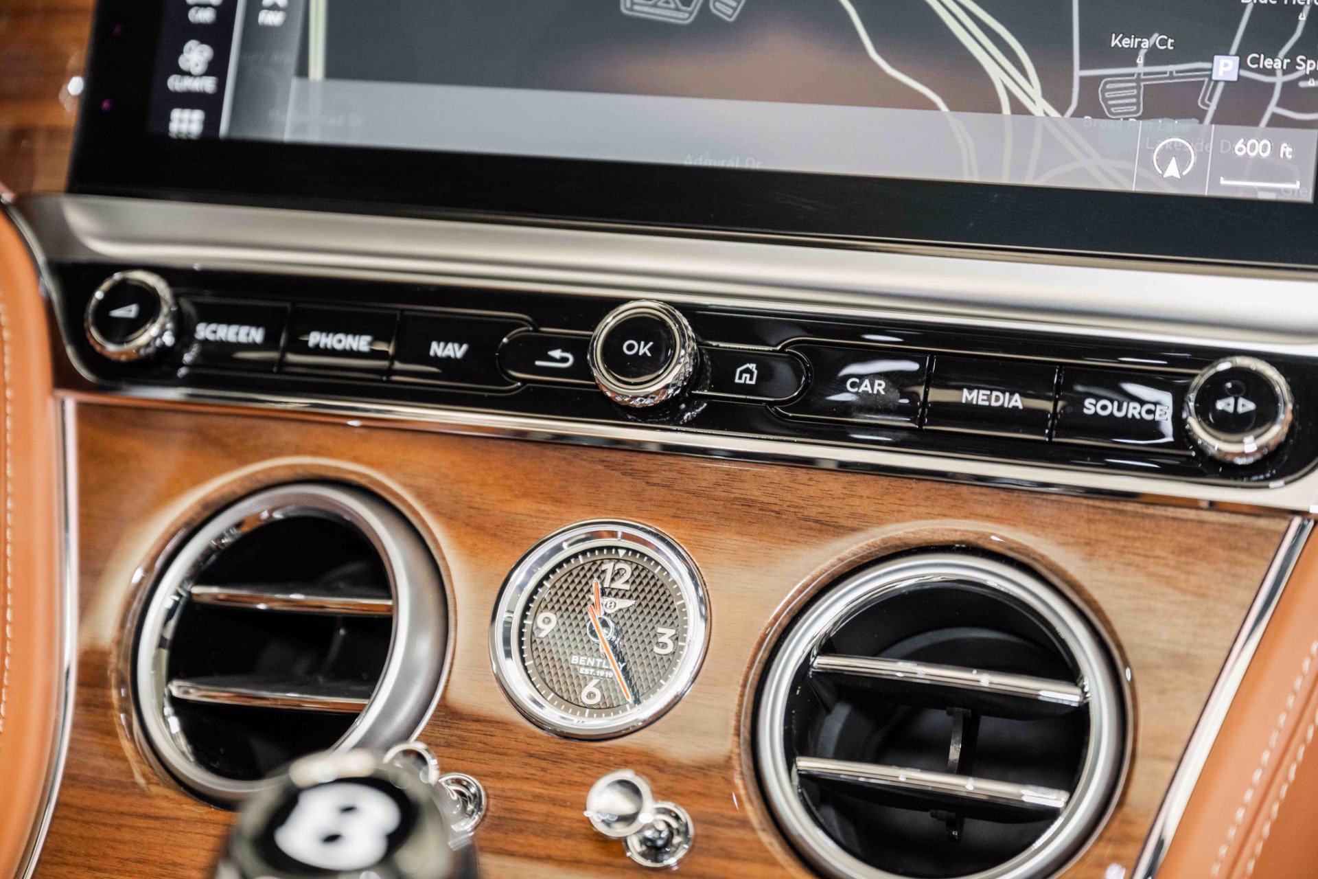 Certified 2024 Bentley Continental GT V8 AWD/4WD image 31