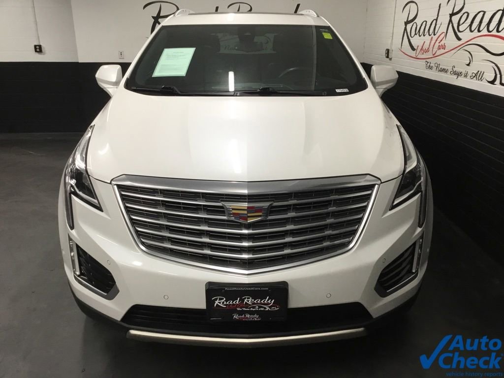 Used 2017 Cadillac XT5 Platinum w/ Driver Assist Package AWD/4WD image 4