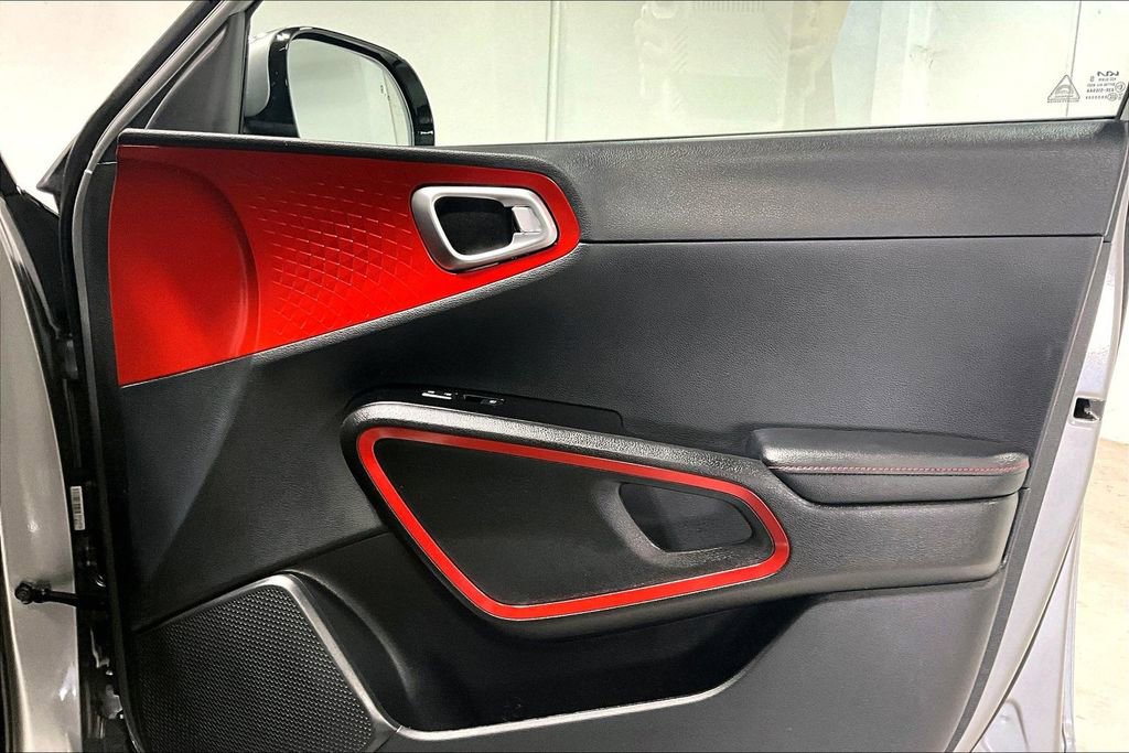 Used 2025 Kia Soul GT-Line image 23