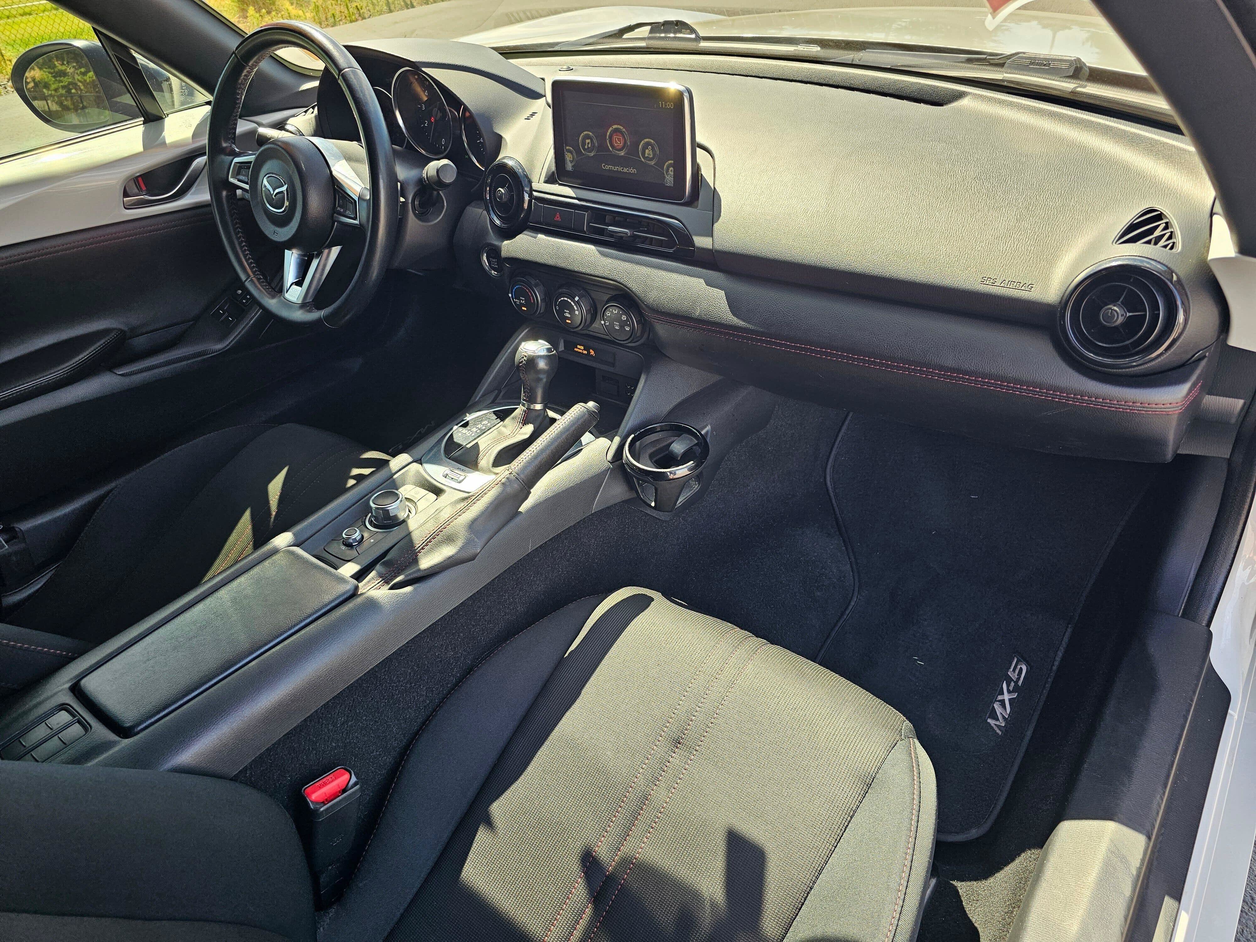 Used 2016 MAZDA MX-5 Miata Club RWD image 11