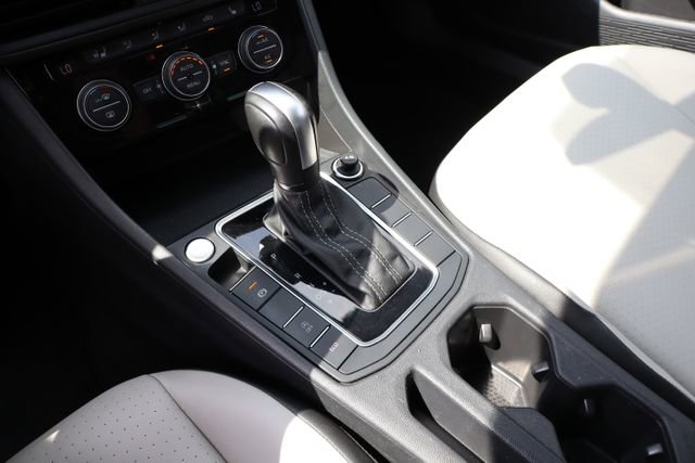 Used 2020 Volkswagen Jetta R-Line w/ R-Line Cold Weather Package image 23