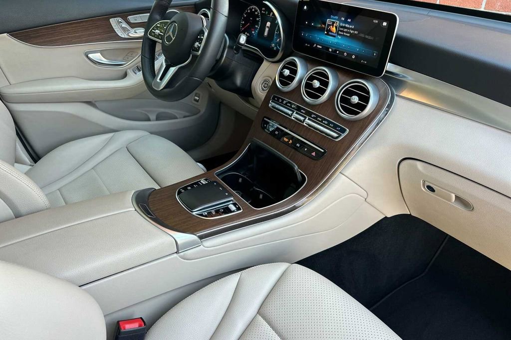 Certified 2022 Mercedes-Benz GLC 300 image 19