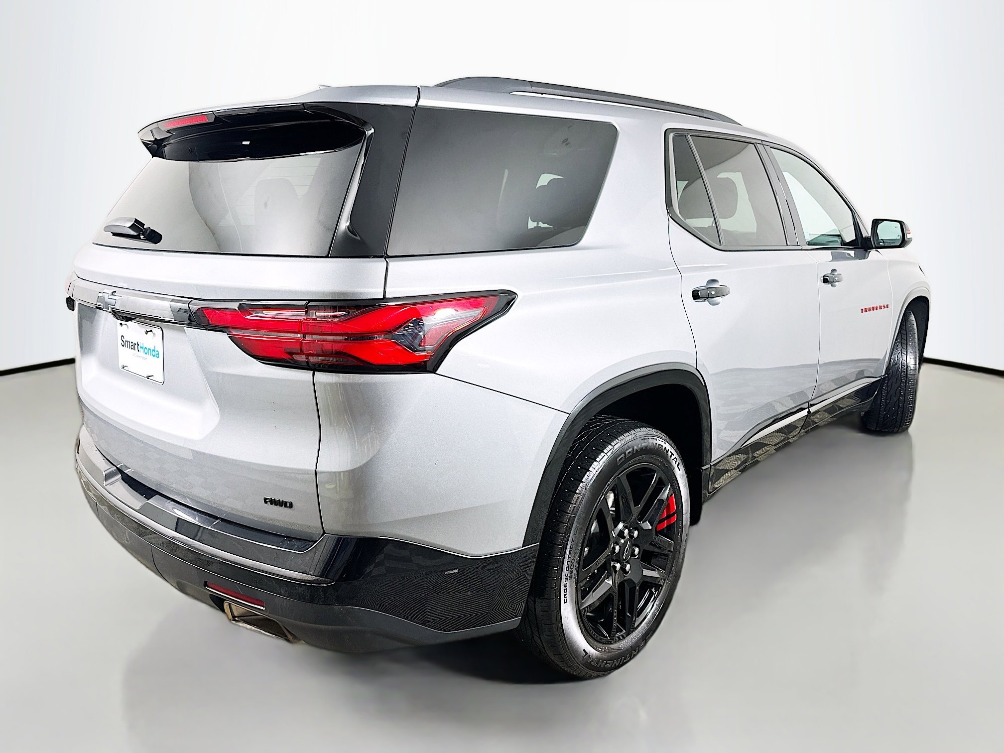 Used 2023 Chevrolet Traverse Premier w/ Redline Edition AWD/4WD image 7