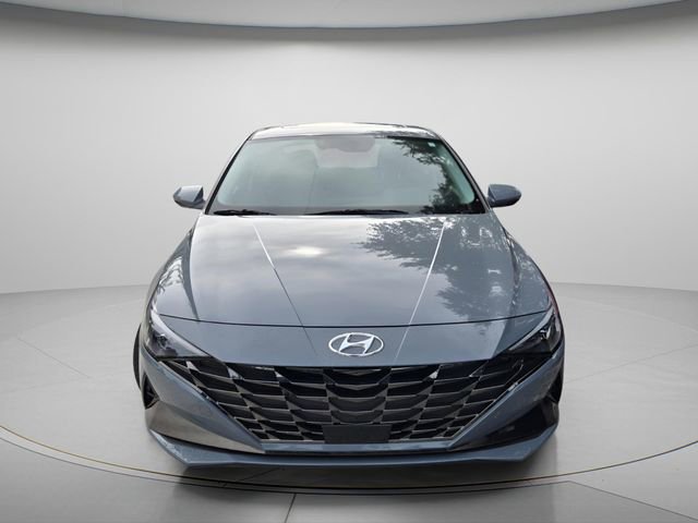 Used 2022 Hyundai Elantra Limited FWD image 3