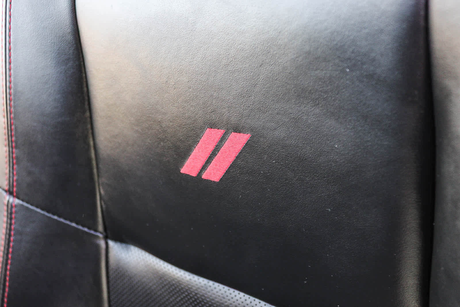 Used 2025 Dodge Durango GT image 25