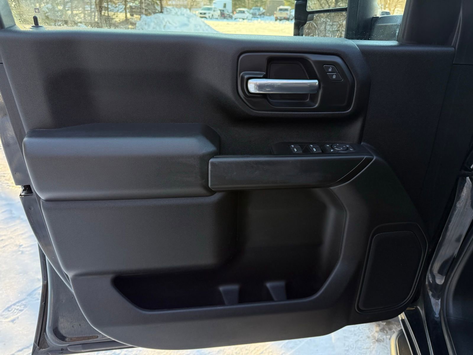 Used 2025 Chevrolet Silverado 2500 Custom w/ Custom Value Package image 9