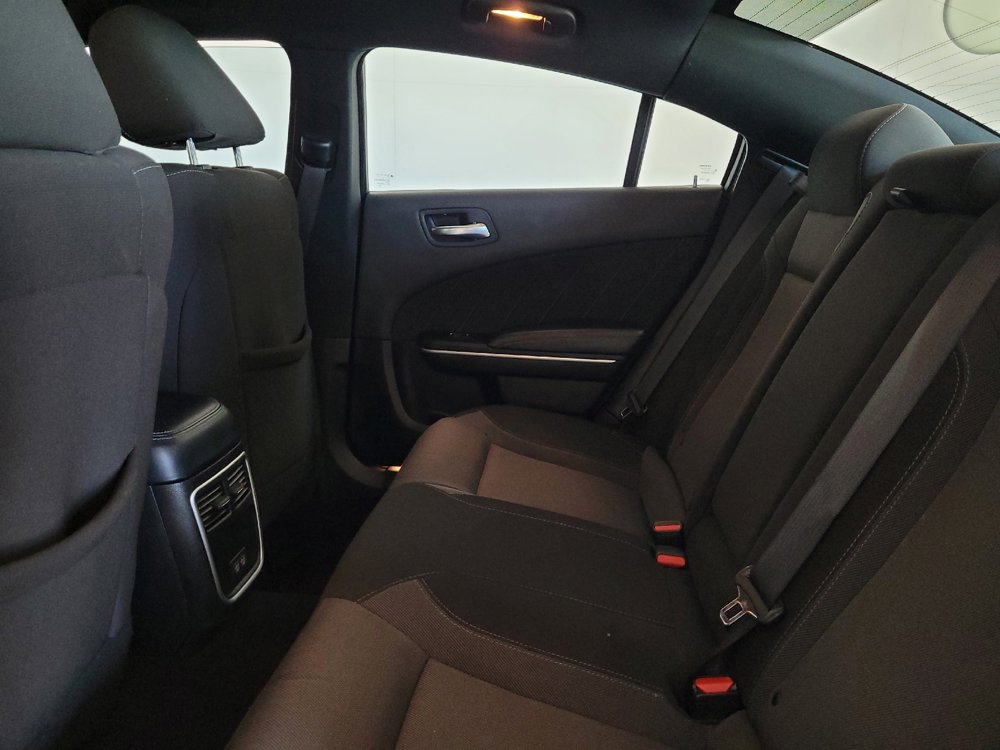 Used 2022 Dodge Charger SXT RWD image 18