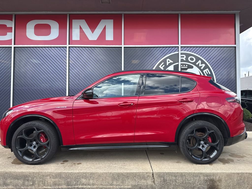 Used 2024 Alfa Romeo Stelvio Veloce image 15