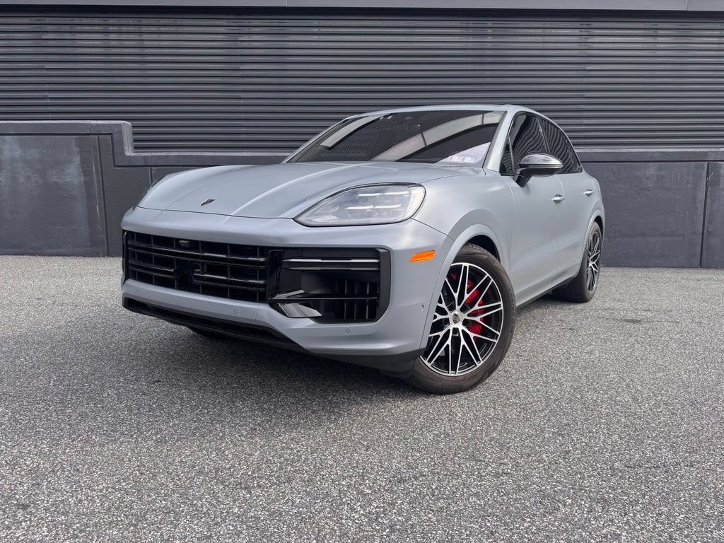 Certified 2025 Porsche Cayenne Turbo AWD/4WD image 1