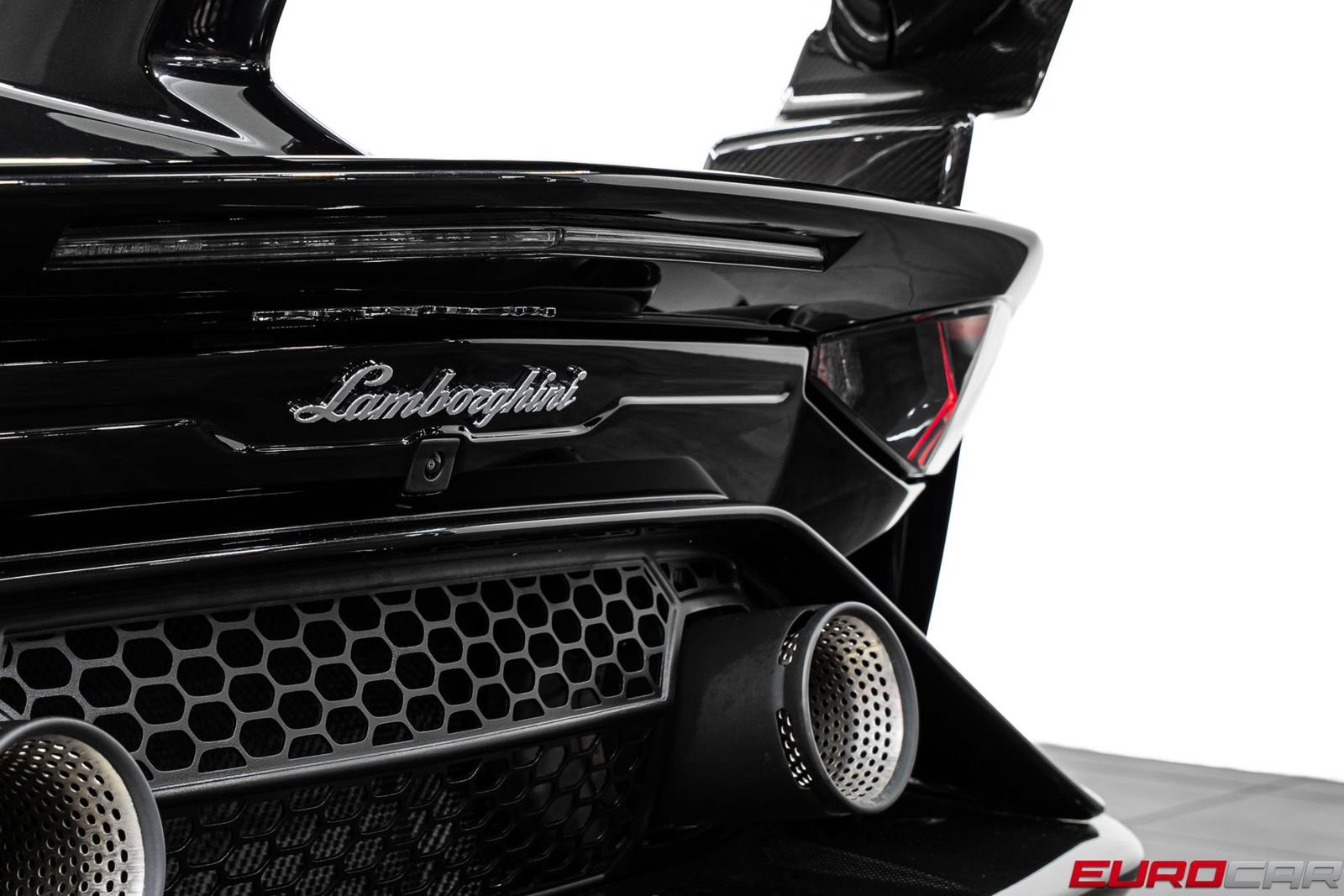 Used 2021 Lamborghini Aventador SVJ AWD/4WD image 29