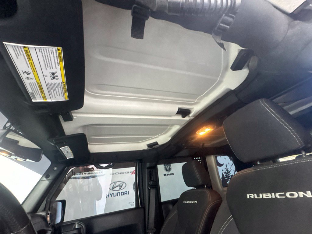 Used 2017 Jeep Wrangler Unlimited Rubicon w/ Connectivity Group AWD/4WD image 21