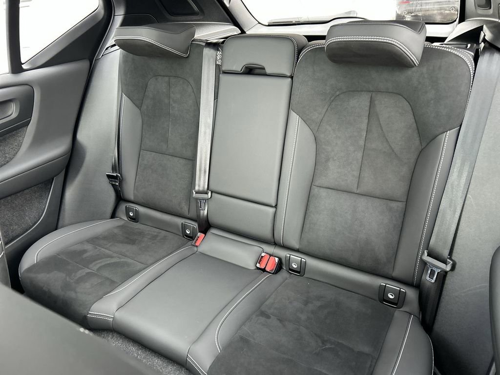 New 2026 Volvo XC40 B5 Ultra AWD/4WD image 23