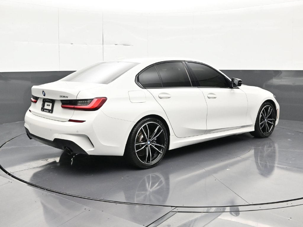 Used 2021 BMW 330i Sedan w/ M Sport Package RWD image 5