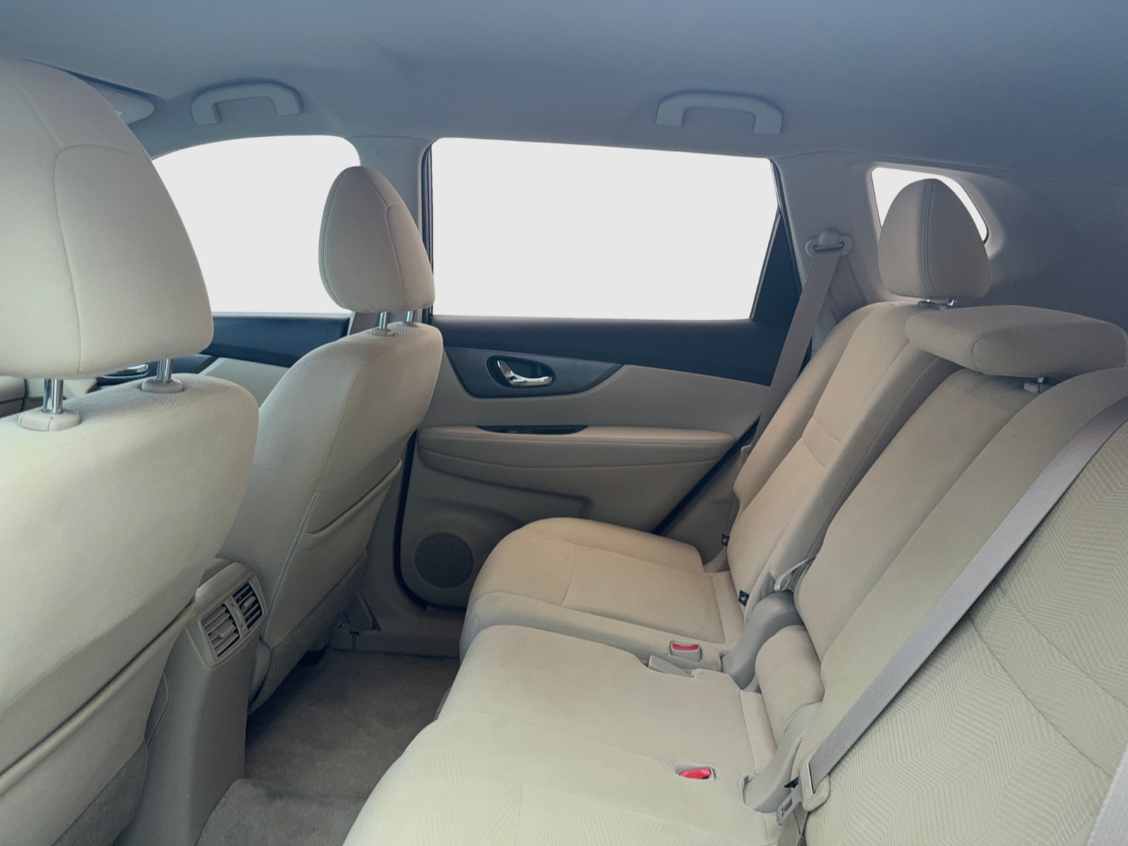Used 2015 Nissan Rogue S FWD image 48
