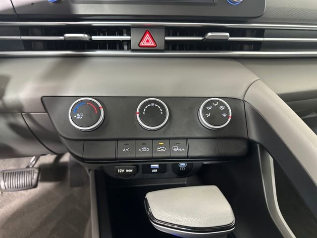 Certified 2025 Hyundai Elantra SE image 22