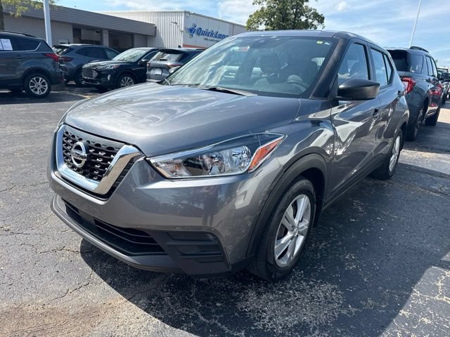 Used 2020 Nissan Kicks S FWD image 2
