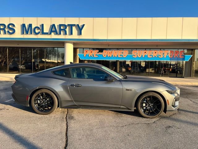 Used 2025 Ford Mustang GT image 3