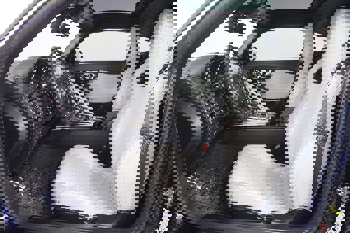 Used 2016 Jaguar F-TYPE Coupe image 12