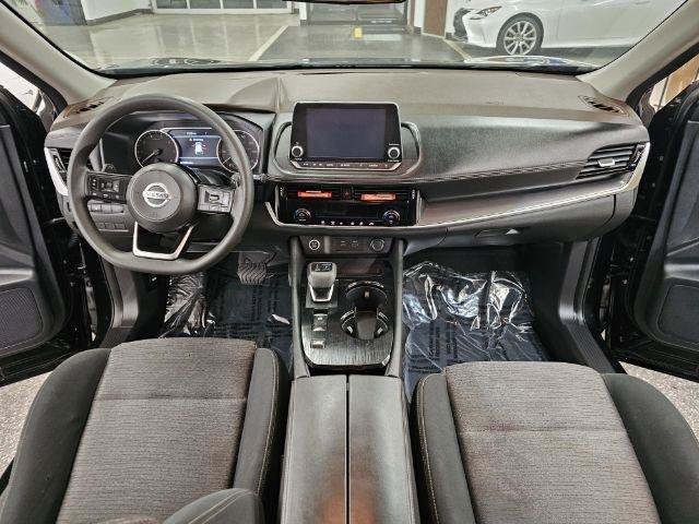 Used 2021 Nissan Rogue SV FWD image 11