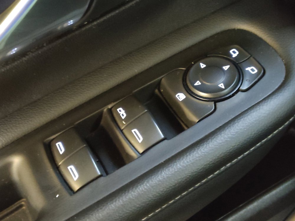 Used 2024 GMC Terrain SLT image 27