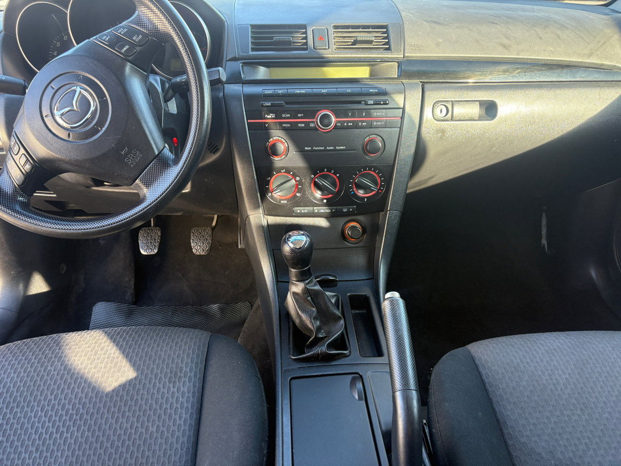 Used 2006 MAZDA MAZDA3 i Touring image 10