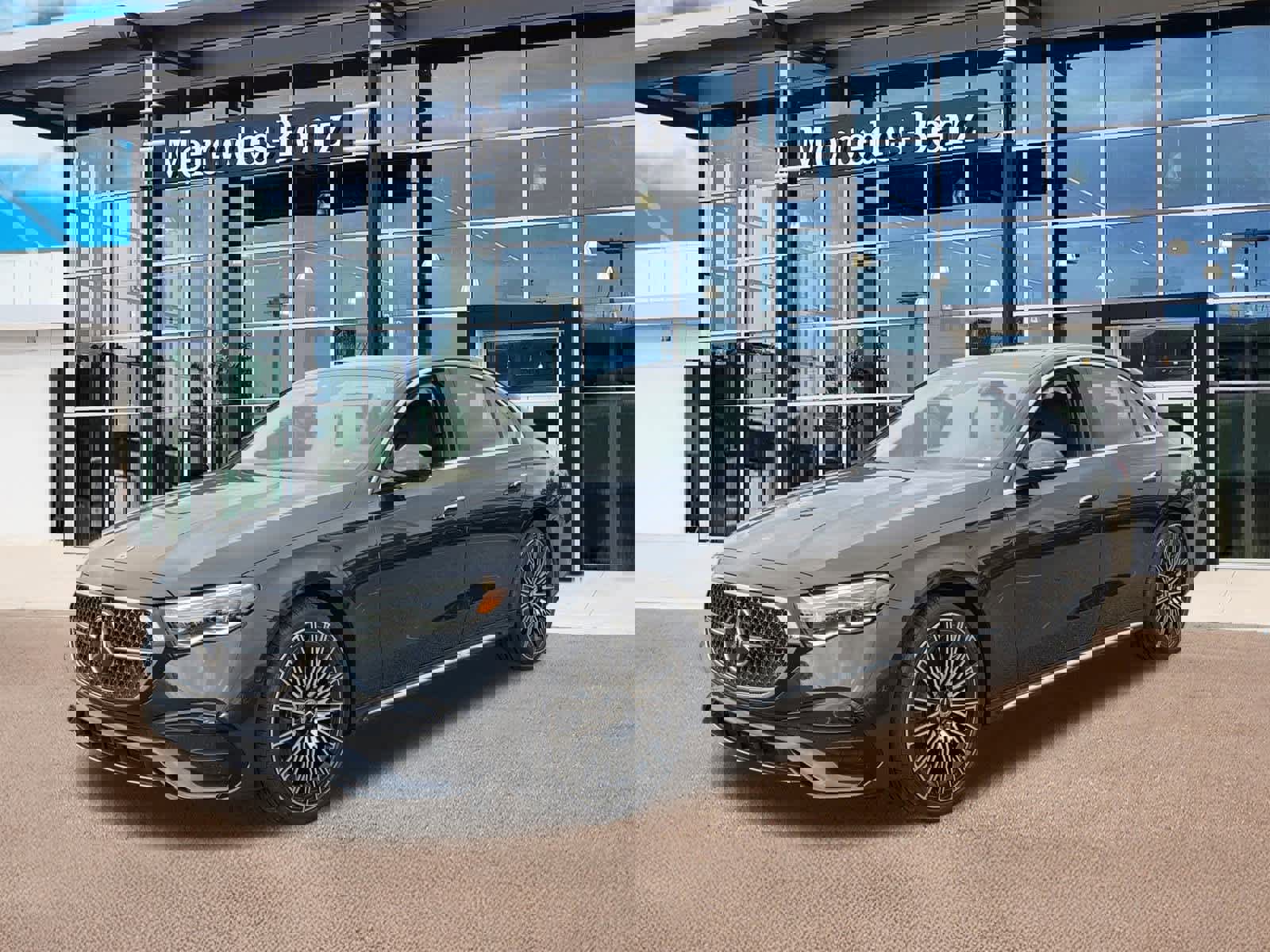 New 2026 Mercedes-Benz E 350 4MATIC Sedan image 1